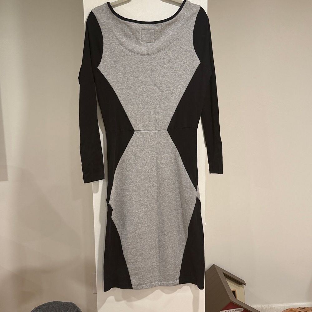 NWT Tonle black and gray color block Julia dress in size L - Picture 4 of 4